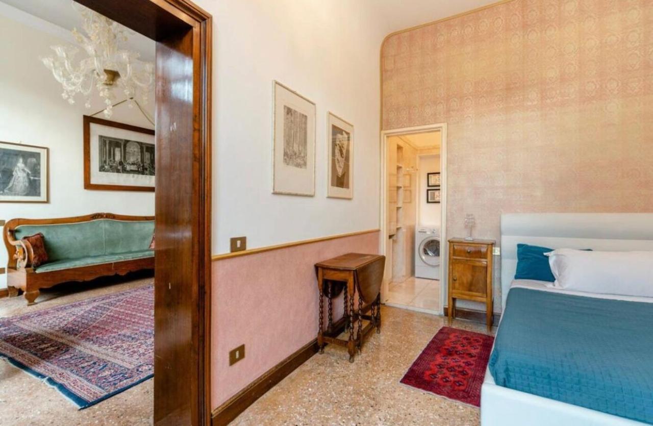Venezia La Fenice Exterior photo